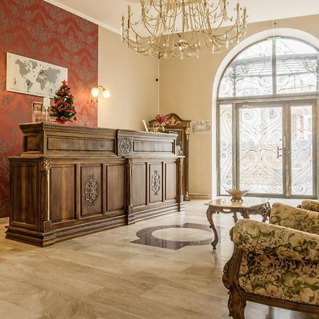 Hotel Ferdinand Haţeg Extérieur photo