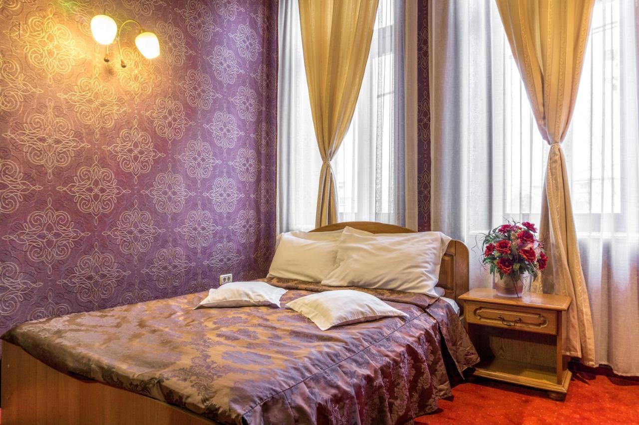 Hotel Ferdinand Haţeg Extérieur photo
